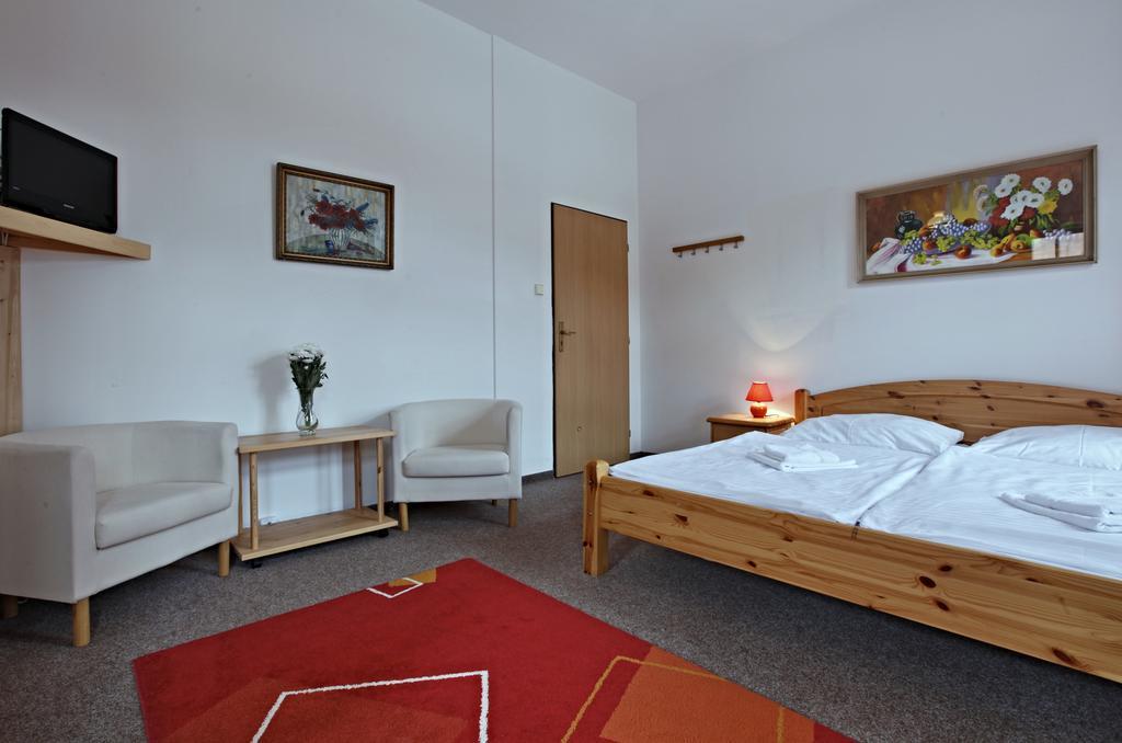 Hotel Posta Черні Дул Екстер'єр фото