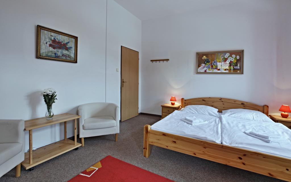 Hotel Posta Черні Дул Екстер'єр фото