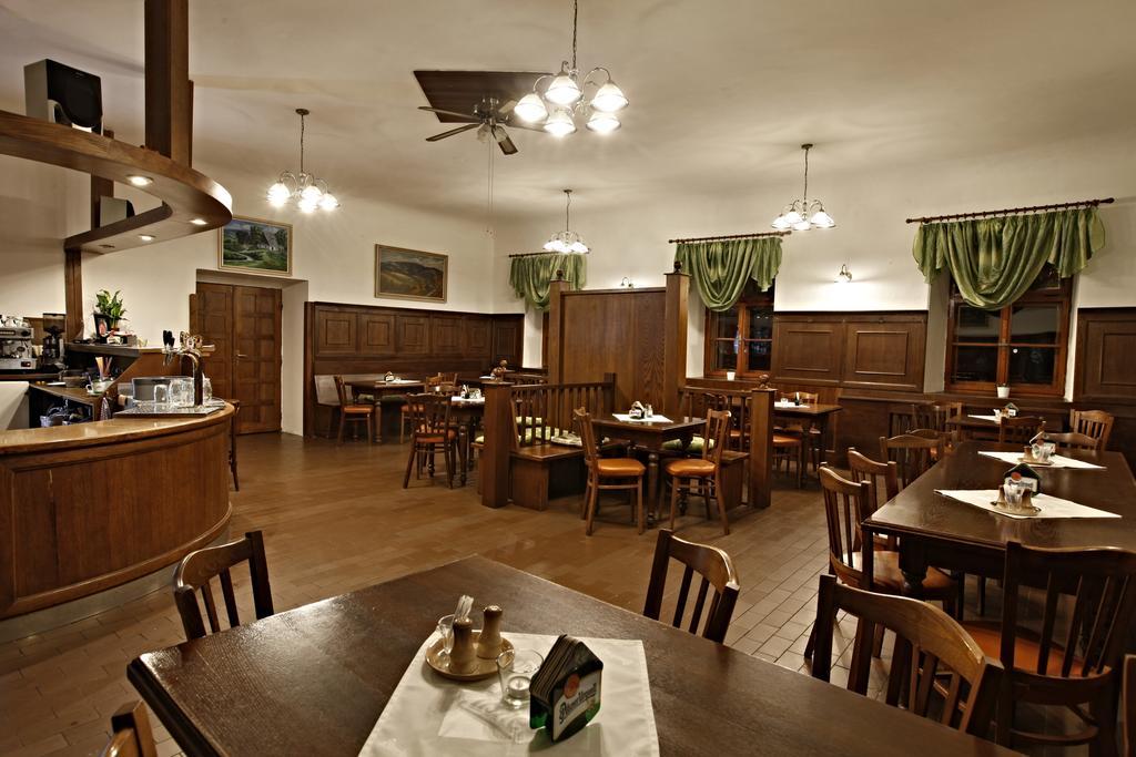 Hotel Posta Черні Дул Екстер'єр фото
