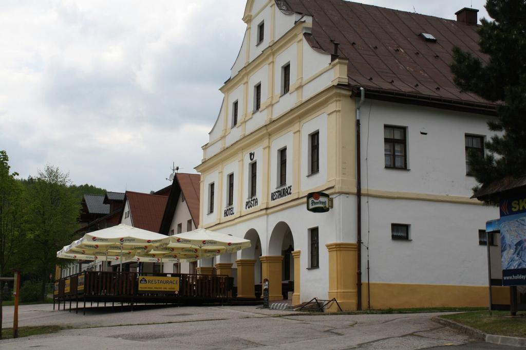 Hotel Posta Черні Дул Екстер'єр фото