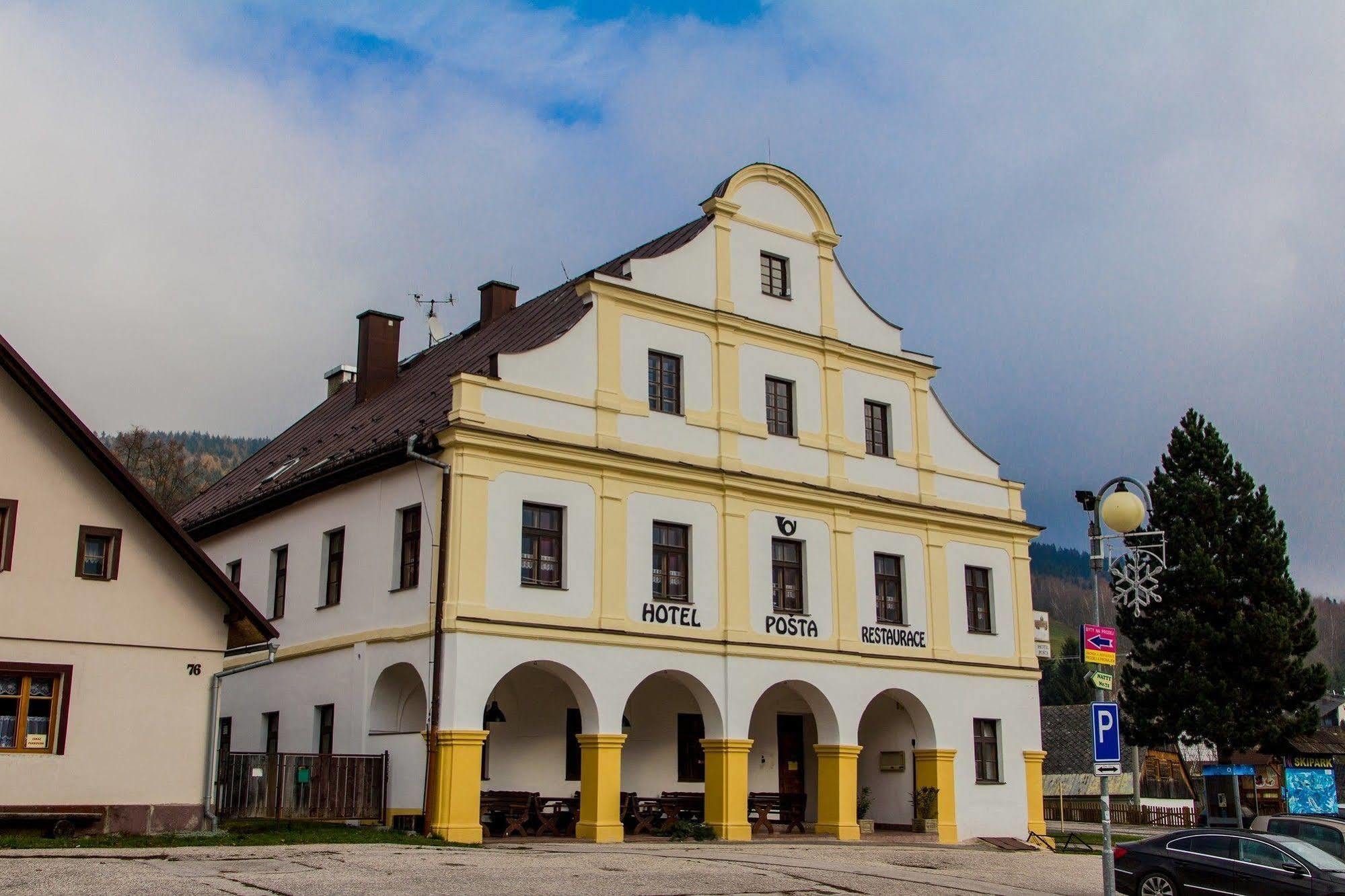 Hotel Posta Черні Дул Екстер'єр фото