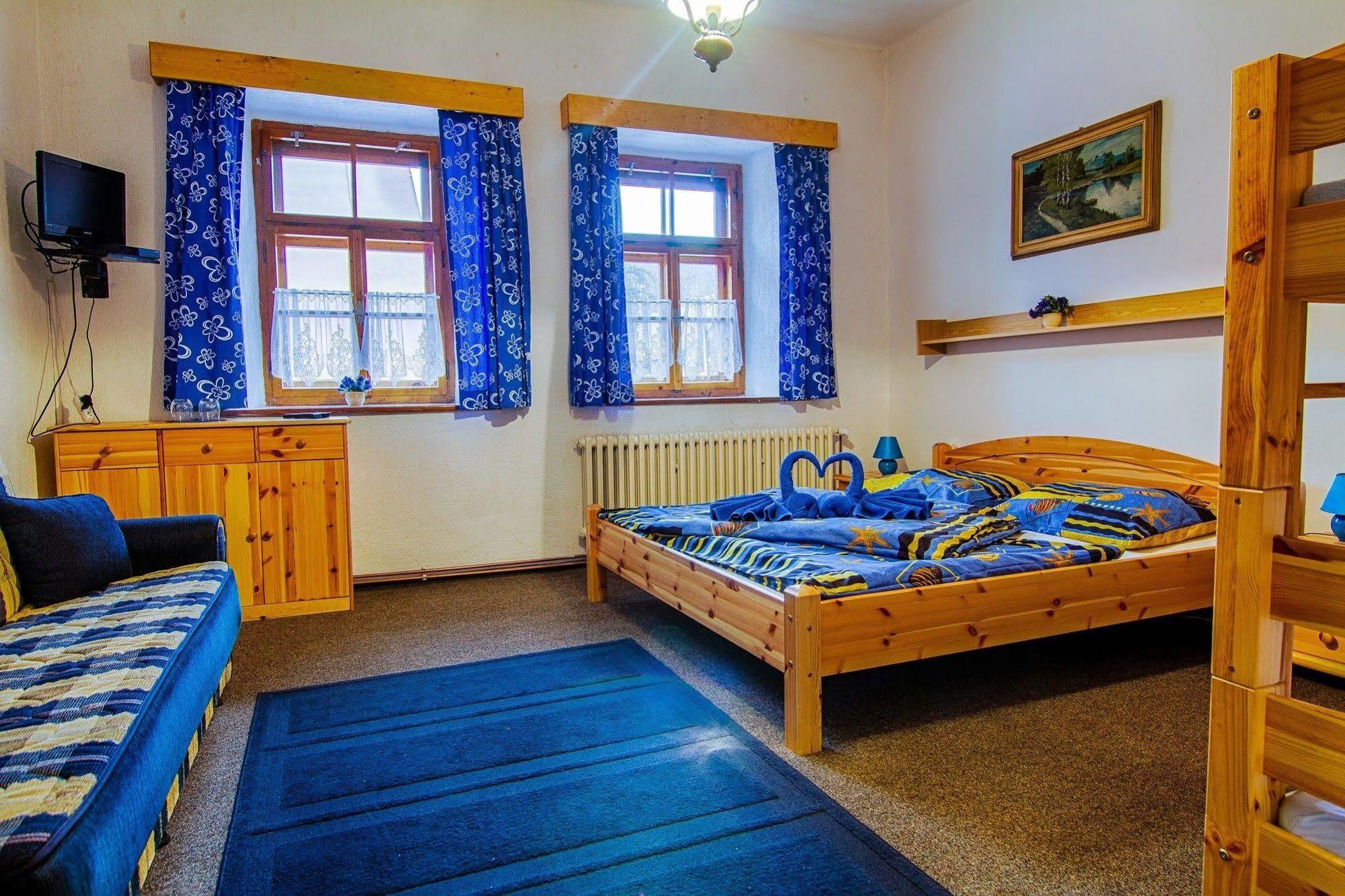 Hotel Posta Черні Дул Екстер'єр фото