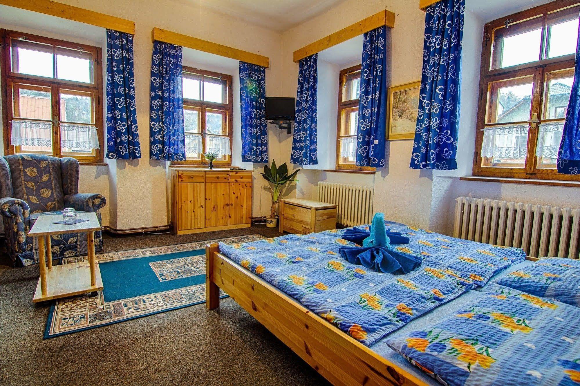Hotel Posta Черні Дул Екстер'єр фото